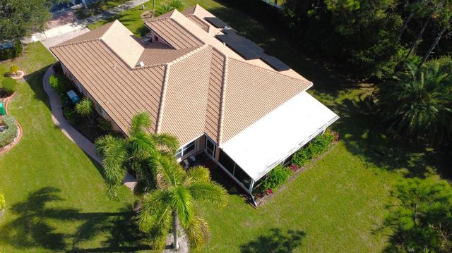 5411 Place Lake Drive, Fort Pierce, FL 34951