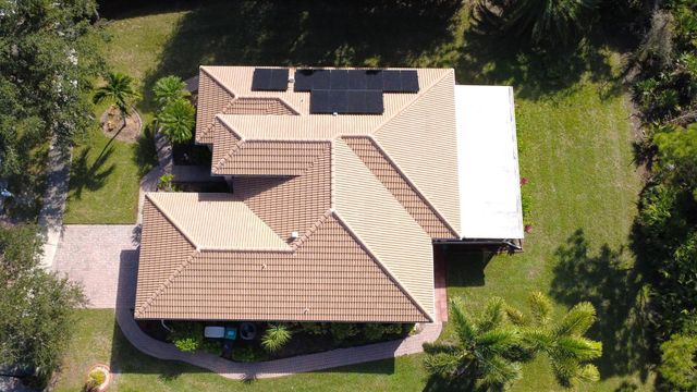 5411 Place Lake Drive, Fort Pierce, FL 34951