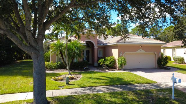 5411 Place Lake Drive, Fort Pierce, FL 34951