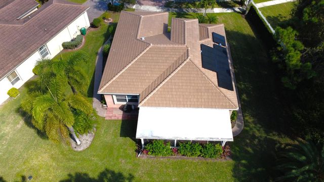 5411 Place Lake Drive, Fort Pierce, FL 34951