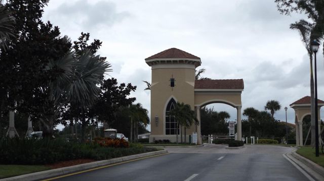 5411 Place Lake Drive, Fort Pierce, FL 34951