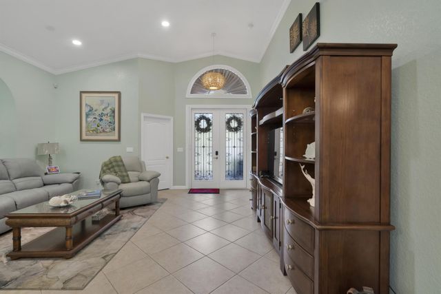 5411 Place Lake Drive, Fort Pierce, FL 34951