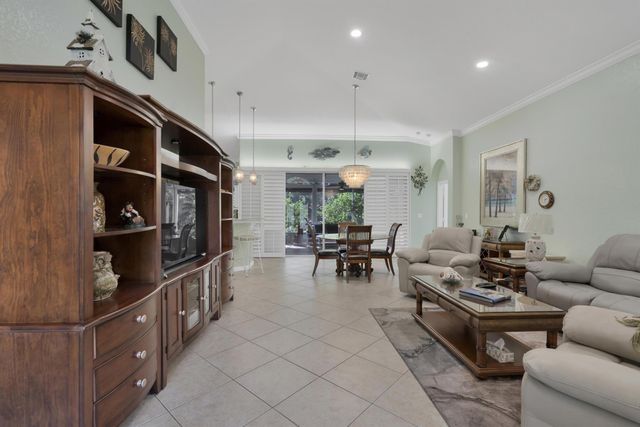 5411 Place Lake Drive, Fort Pierce, FL 34951