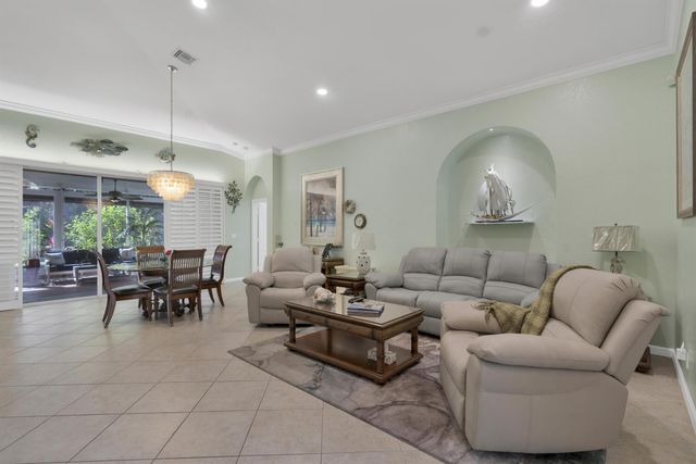 5411 Place Lake Drive, Fort Pierce, FL 34951