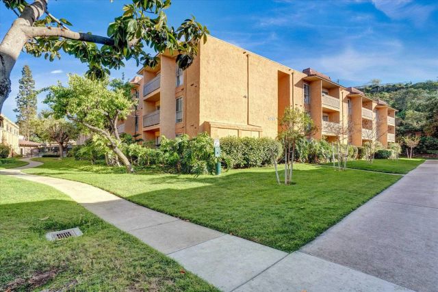 6955 Alvarado Rd 61, San Diego, CA 92120