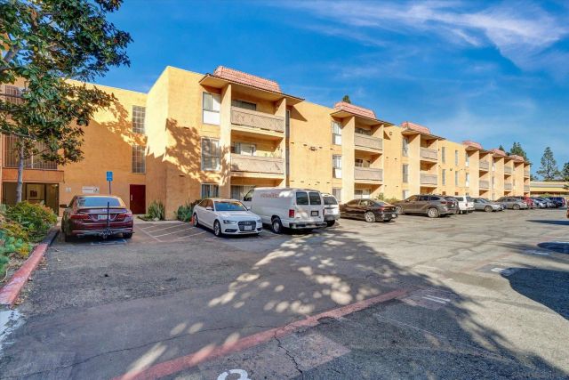 6955 Alvarado Rd 61, San Diego, CA 92120