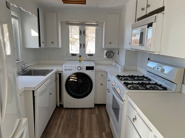 175 Spring St 1, Hull, MA 02045