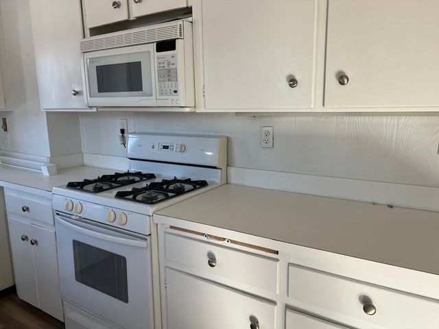 175 Spring St 1, Hull, MA 02045