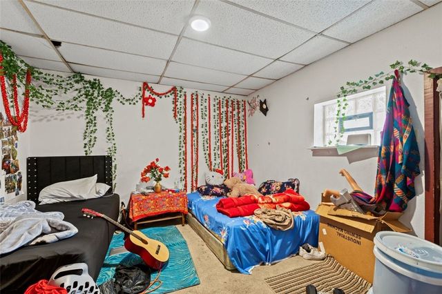 107 Overbrook Blvd, Carrick, PA 15210