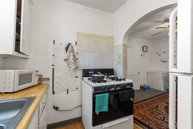 107 Overbrook Blvd, Carrick, PA 15210