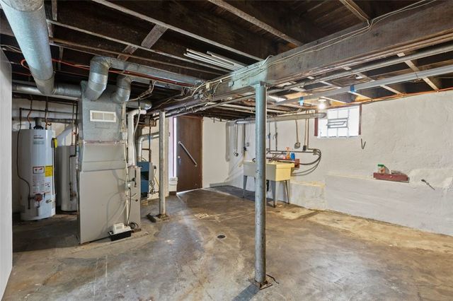 107 Overbrook Blvd, Carrick, PA 15210