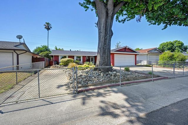 10744 Ambassador Dr, Rancho Cordova, CA 95670
