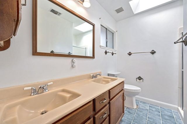10744 Ambassador Dr, Rancho Cordova, CA 95670
