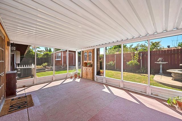 10744 Ambassador Dr, Rancho Cordova, CA 95670