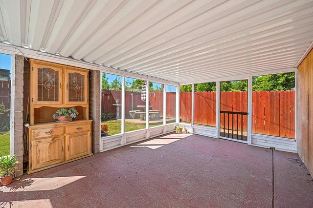 10744 Ambassador Dr, Rancho Cordova, CA 95670