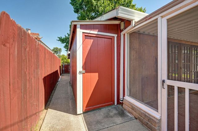 10744 Ambassador Dr, Rancho Cordova, CA 95670