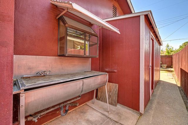 10744 Ambassador Dr, Rancho Cordova, CA 95670