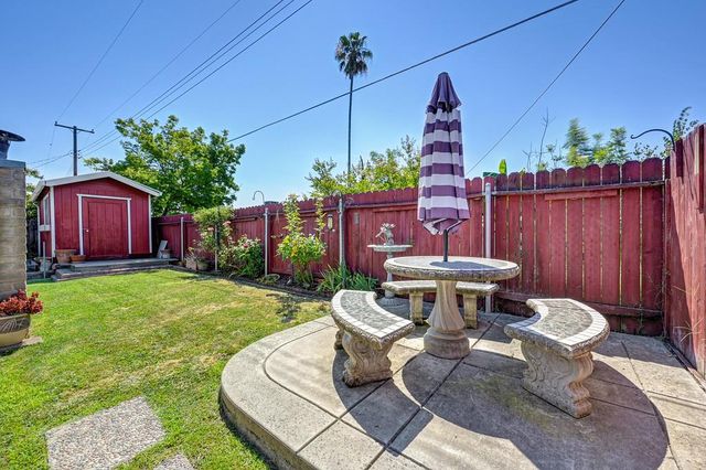 10744 Ambassador Dr, Rancho Cordova, CA 95670