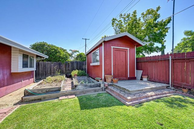 10744 Ambassador Dr, Rancho Cordova, CA 95670