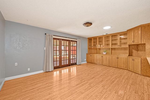 10744 Ambassador Dr, Rancho Cordova, CA 95670