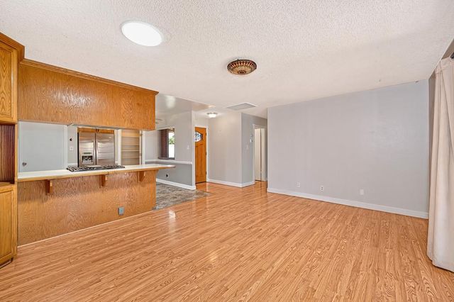 10744 Ambassador Dr, Rancho Cordova, CA 95670