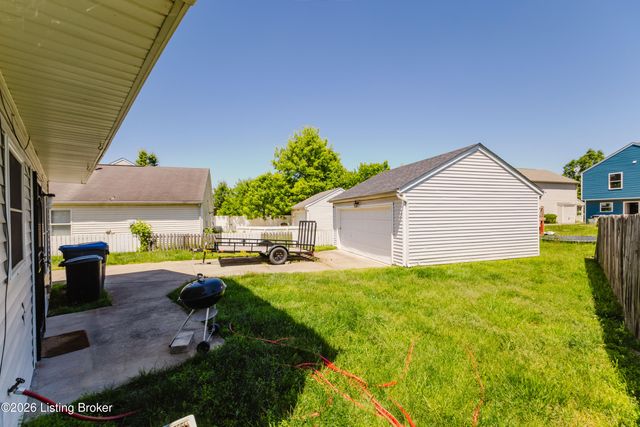 6319 Maravian Dr, Louisville, KY 40258
