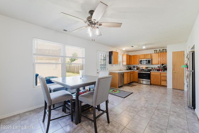 6319 Maravian Dr, Louisville, KY 40258
