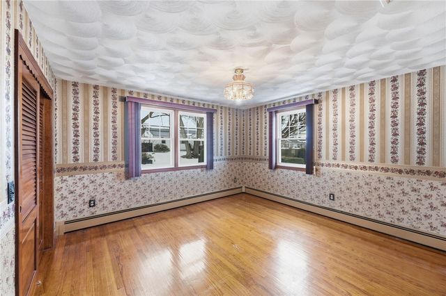 80 West View Avenue, Cranston, RI 02920