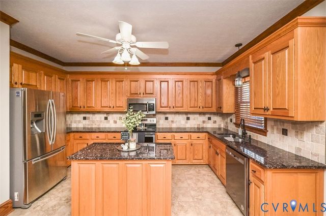 7276 Thistle Crown Ct, Mechanicsville, VA 23111