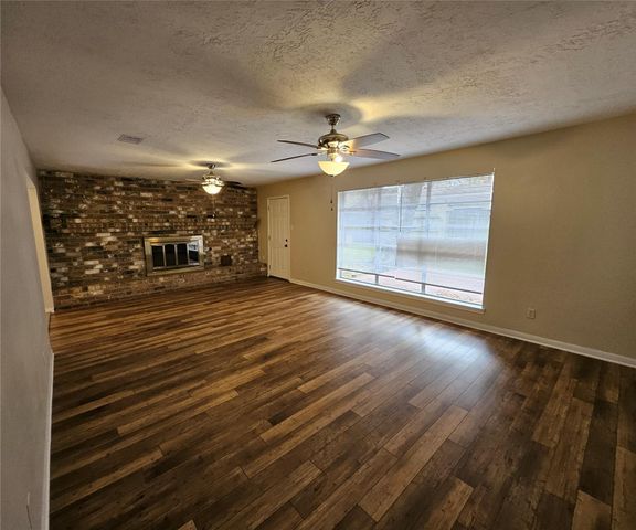 2154 Oak Shores Drive, Houston, TX 77339