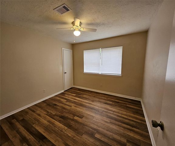 2154 Oak Shores Drive, Houston, TX 77339