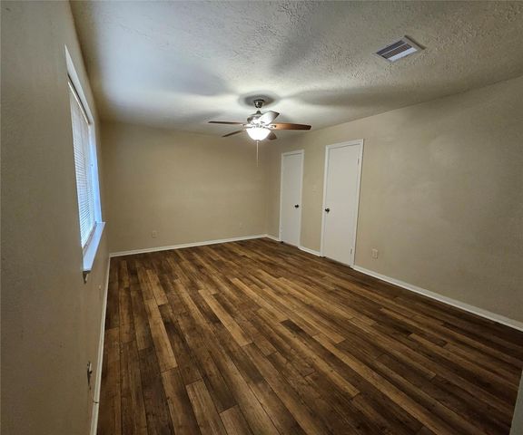 2154 Oak Shores Drive, Houston, TX 77339