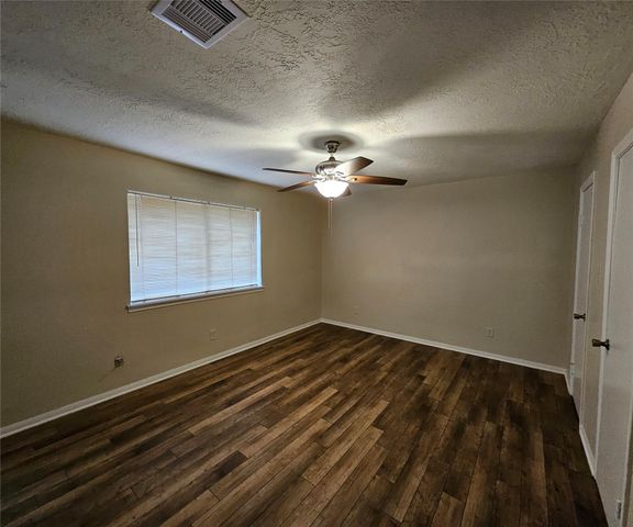 2154 Oak Shores Drive, Houston, TX 77339