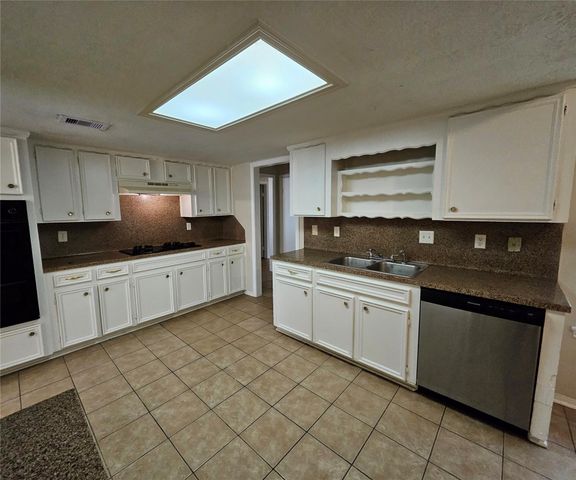 2154 Oak Shores Drive, Houston, TX 77339