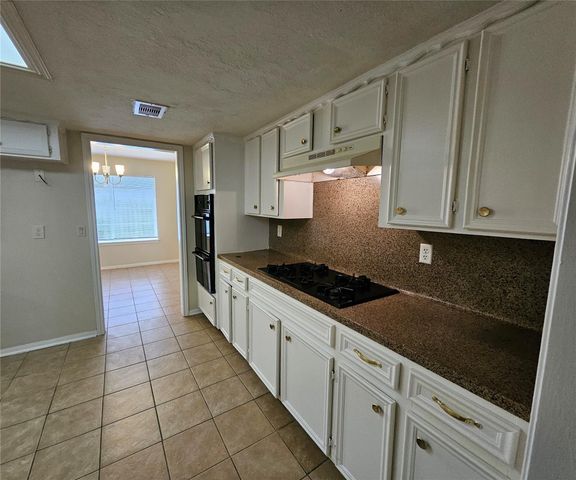 2154 Oak Shores Drive, Houston, TX 77339