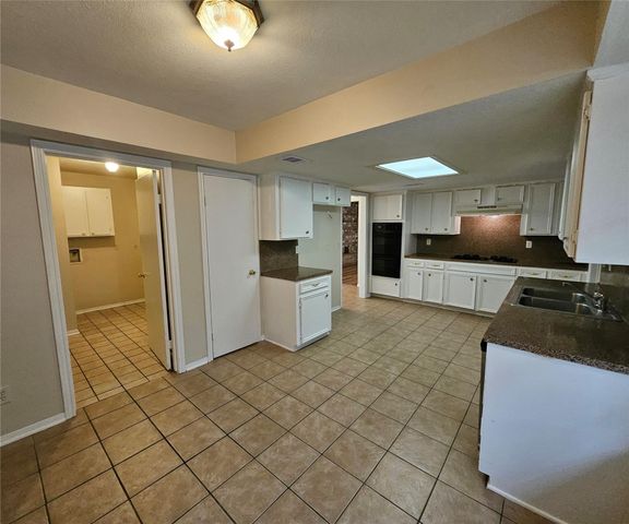 2154 Oak Shores Drive, Houston, TX 77339