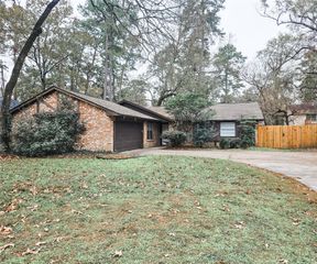 2154 Oak Shores Drive, Houston, TX 77339