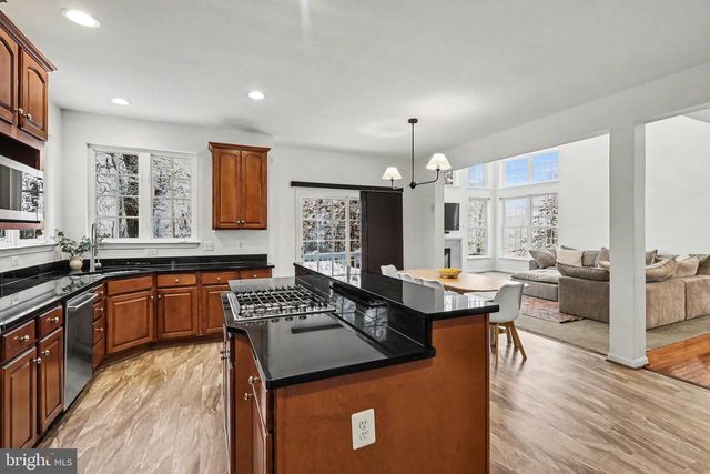 19201 BUNA ST, Triangle, VA 22172