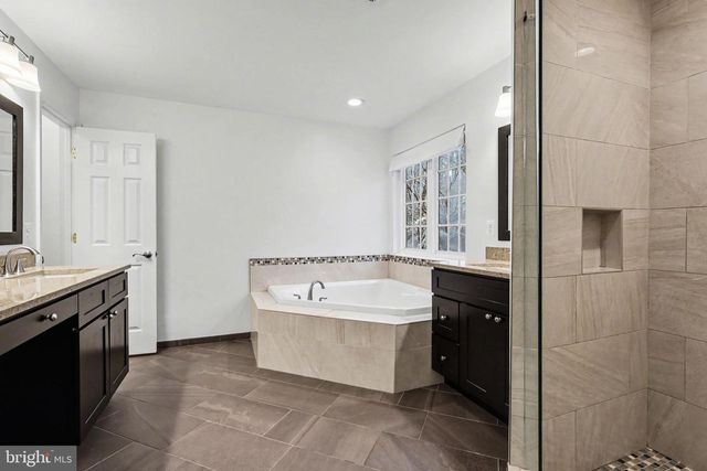 19201 BUNA ST, Triangle, VA 22172