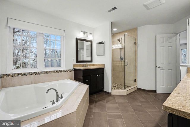 19201 BUNA ST, Triangle, VA 22172