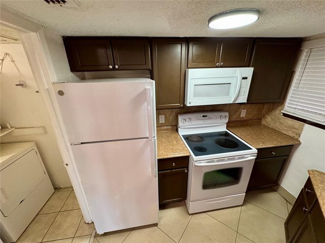 1948 LAKE ATRIUMS CIRCLE 119, Orlando, FL 32839