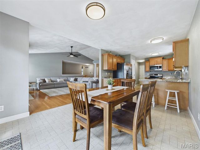 2532 Spyglass Court, Edwardsville, IL 62025