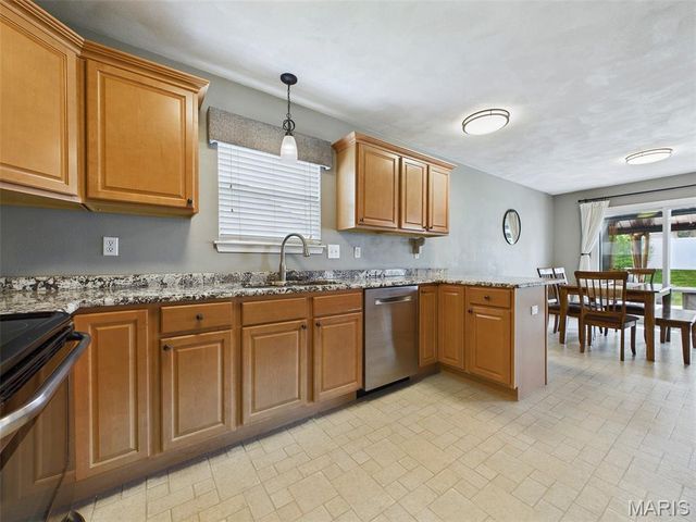 2532 Spyglass Court, Edwardsville, IL 62025