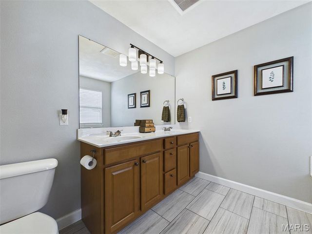 2532 Spyglass Court, Edwardsville, IL 62025