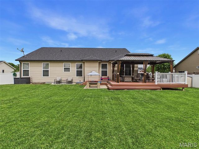 2532 Spyglass Court, Edwardsville, IL 62025