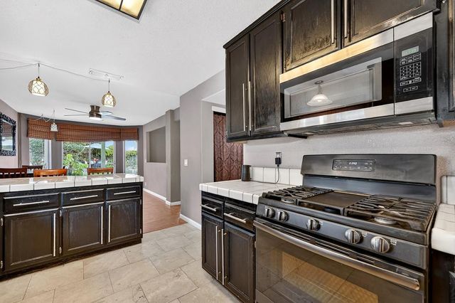 4625 Shade Tree Way, Antelope, CA 95843