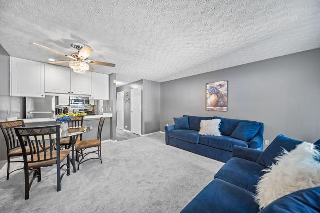 6772 Hamler Drive, 25B, Canal Winchester, OH 43110