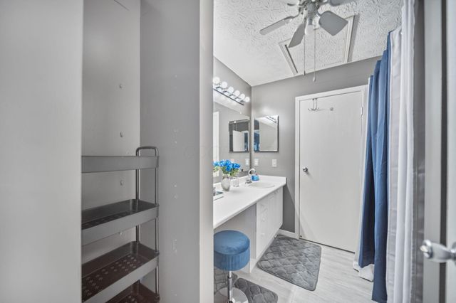 6772 Hamler Drive, 25B, Canal Winchester, OH 43110