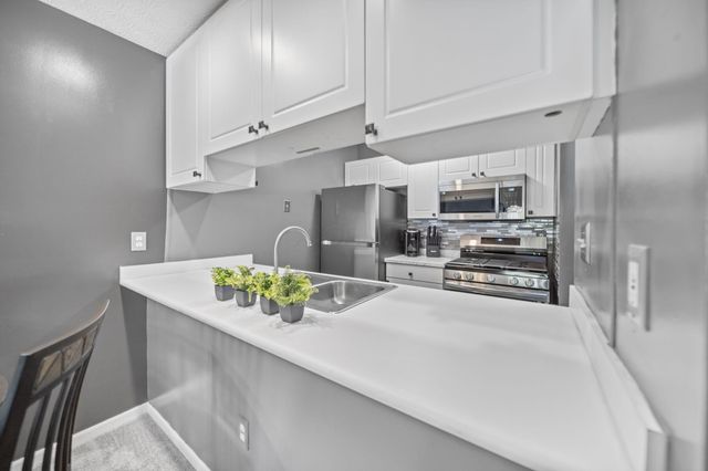 6772 Hamler Drive, 25B, Canal Winchester, OH 43110