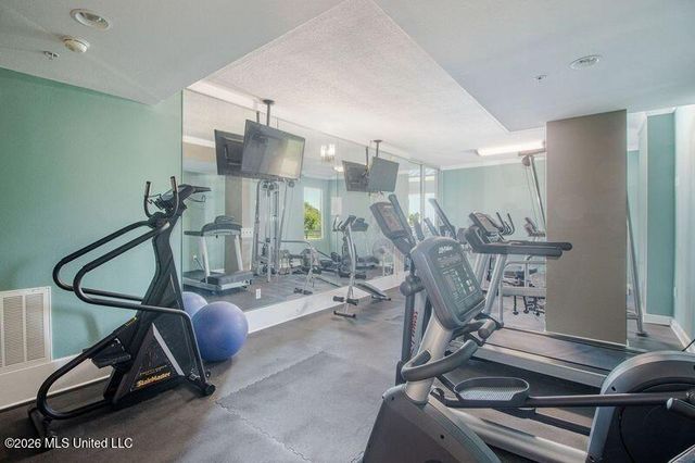 2060 Beach Boulevard, 303, Biloxi, MS 39531